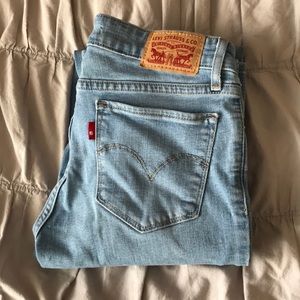 Light Wash Straight Leg Levi Jeans